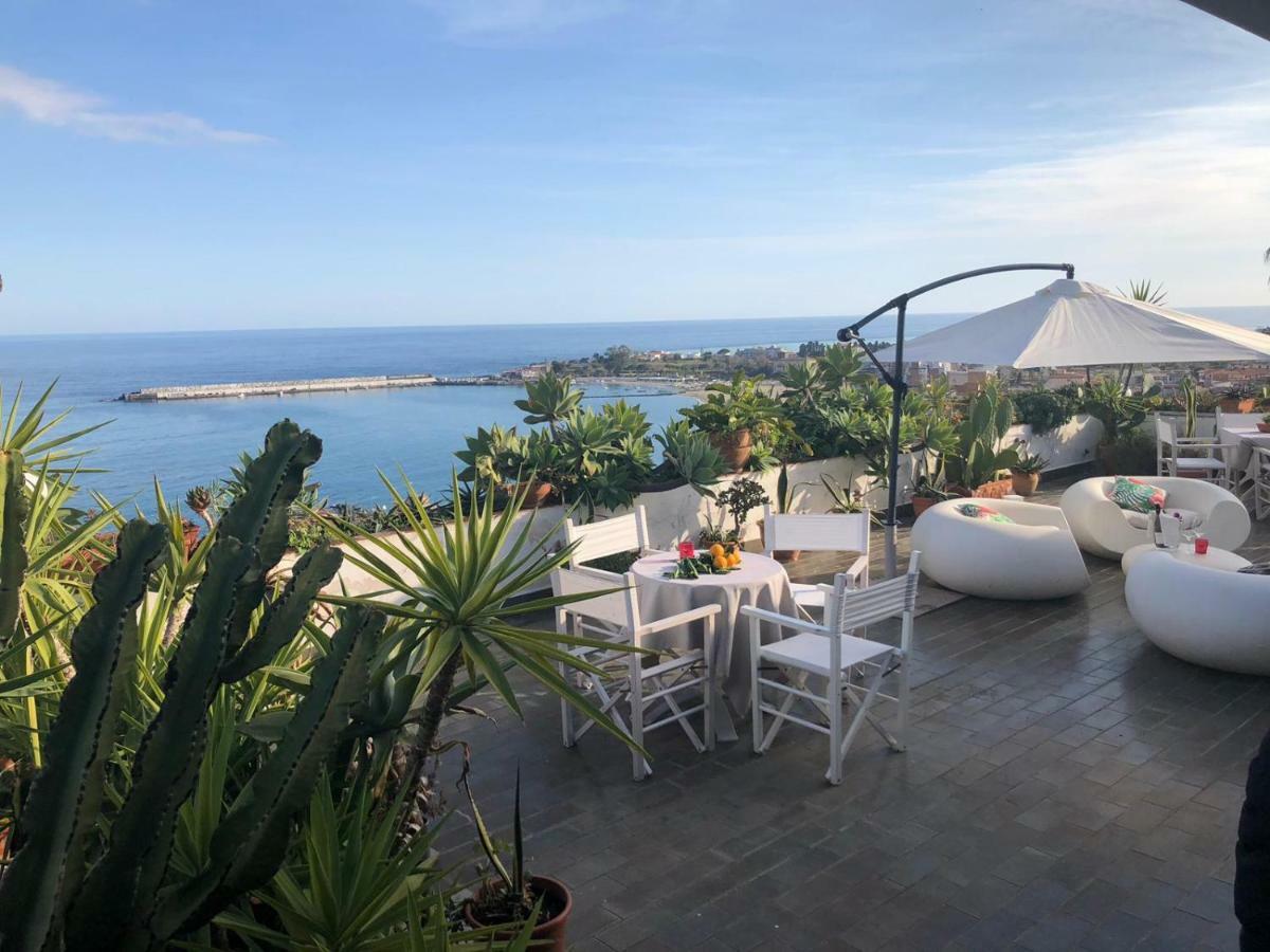 Villa Barbara Giardini-Naxos Zewnętrze zdjęcie